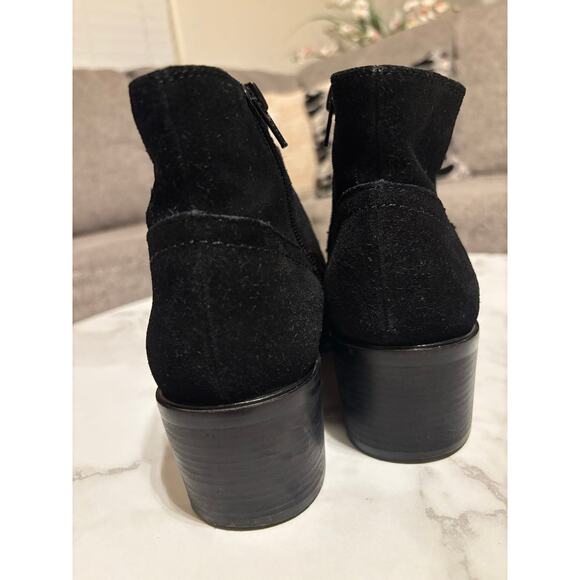 BCBG Boots Size 7 - Picture 4 of 7